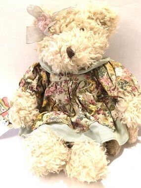 Vintage Avon hat box teddies “Emma” (sealed with tags, never opened!)